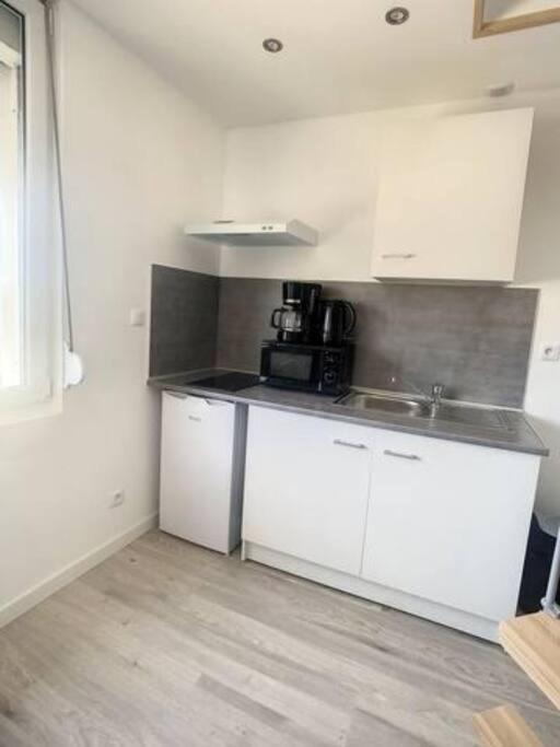 Atypique T1 Duplex - Wifi .Parking .Proche .Gare Apartment Saint-Quentin  Bagian luar foto