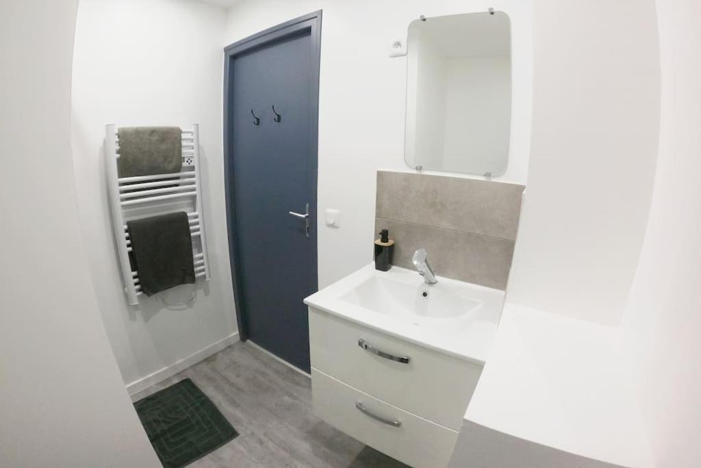 Atypique T1 Duplex - Wifi .Parking .Proche .Gare Apartment Saint-Quentin  Bagian luar foto